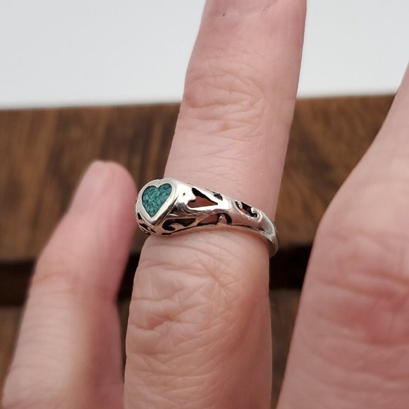 Size 4.5 925 Sterling Silver Heart Blue Turquoise Chips Ring - Picture 3 of 7